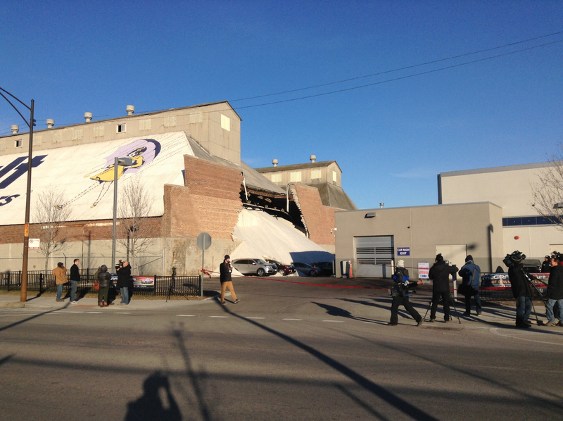 Illustration for article titled Salt Storage Warehouse Collapses, Chicagoans Unfazed
